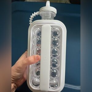 Ball ice maker & water bottle - dual purpose White & Clear with Handle